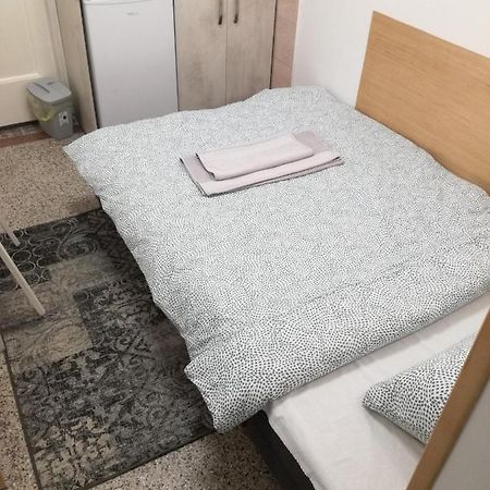 Mini Studio - One Traveler Apartment Белград Екстериор снимка